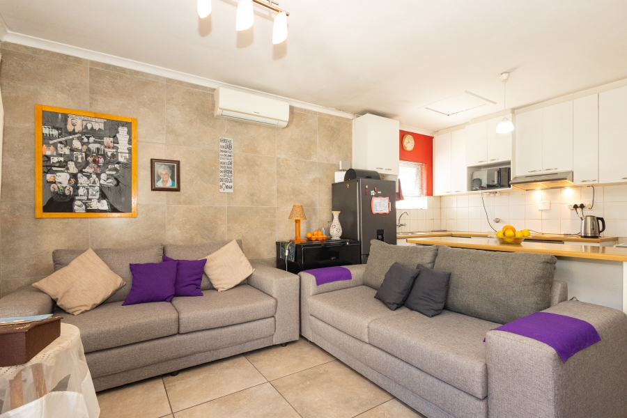 2 Bedroom Property for Sale in Oakglen Western Cape